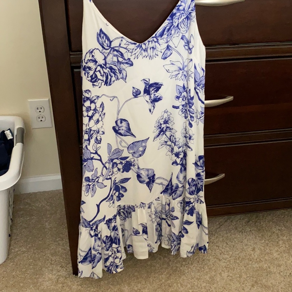 Lulus blue and white floral dress